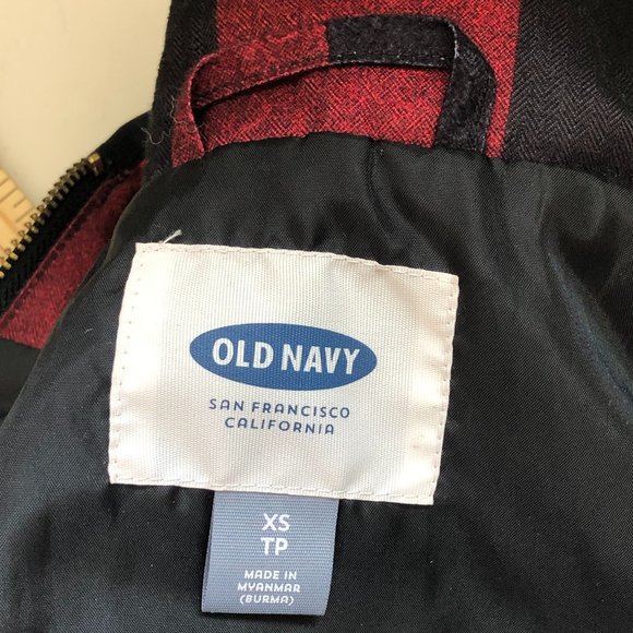 Old Navy Red & Black Buffalo Plaid Quilted Cozy Classic Zip Front Vest Cabincore - Picture 11 of 12